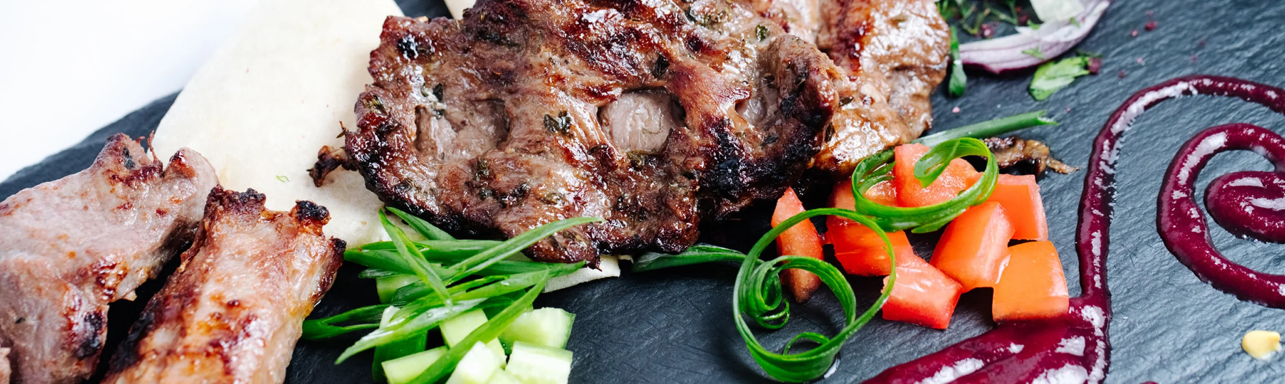 Perfekte BBQ-Erlebnisse mit Lucoma-Grillgewürzen: Aromatische Rubs & Marinaden für dein nächstes Fest.
